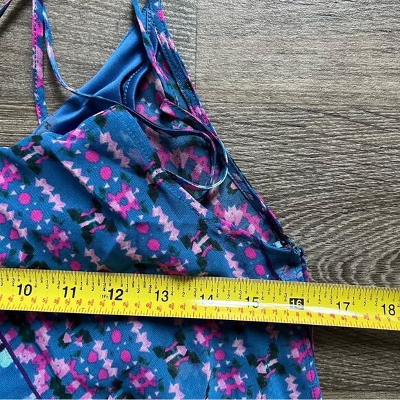 ASTR the Label Blue and Pink Geometric Handkerchief Midi Dress Womens size Small - Picture 9 of 10